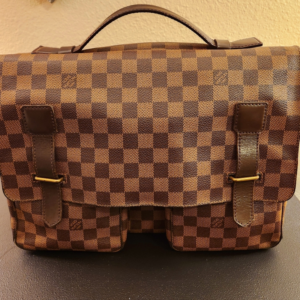 Gorgeous Louis Vuitton TH0046 Damier Ebene Messenger Bag (Unisex)